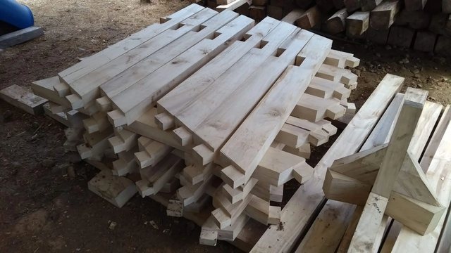 Cocohabs — detalle en madera