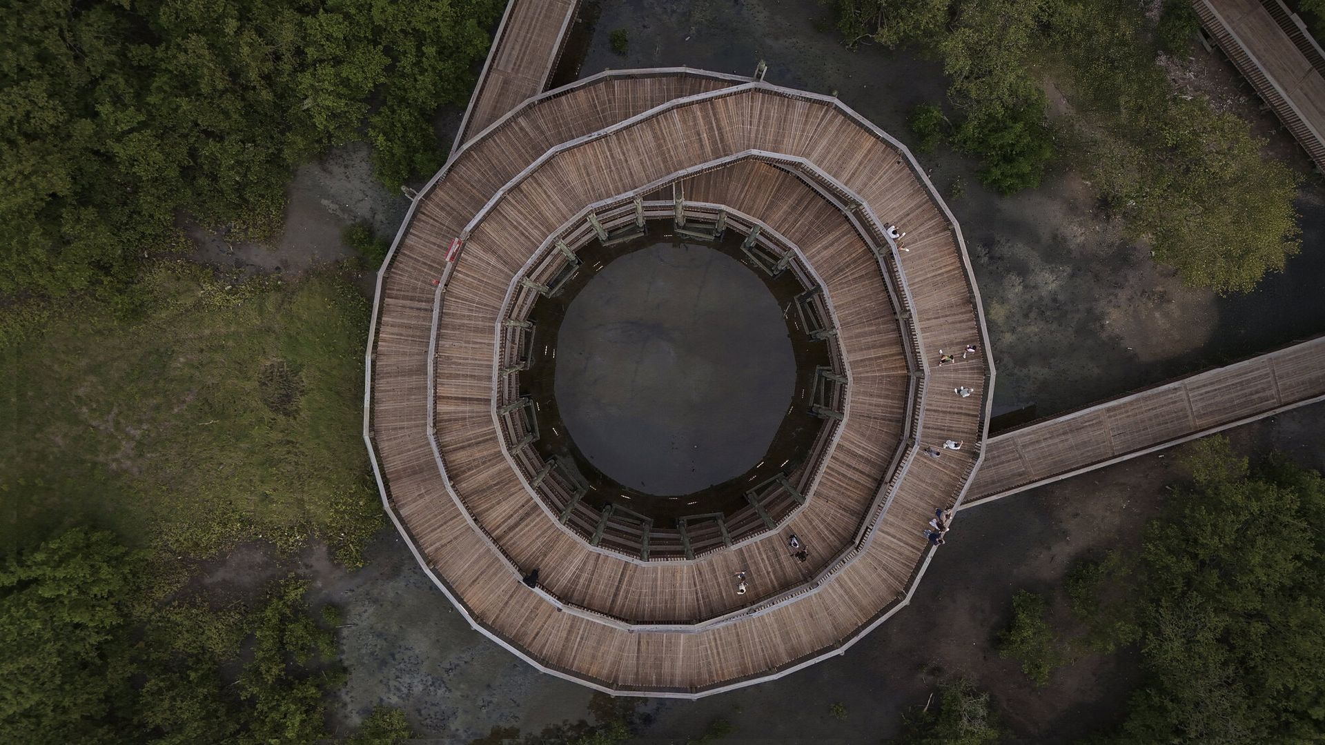 Ecoparque Ciénaga de Mallorquín — pabellones en madera