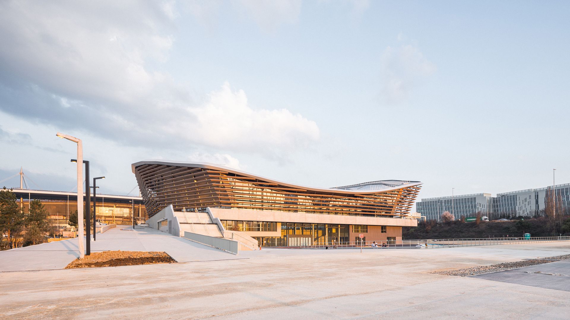Aquatics Centre París 2024 — cubierta en madera, VenhoevenCS